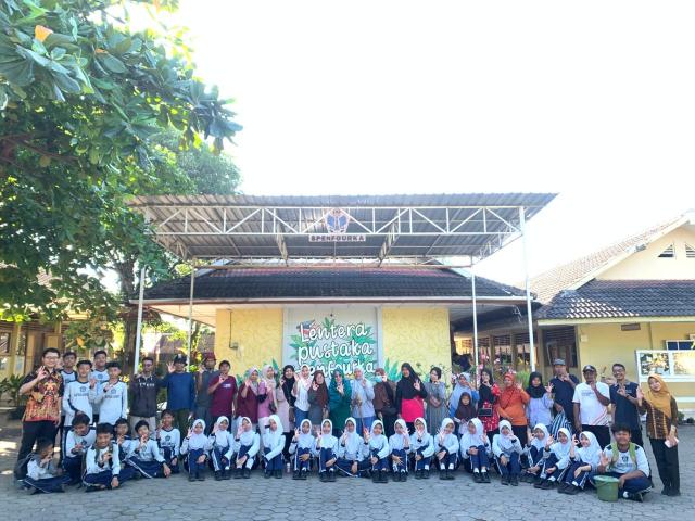 GREEN TEAM SPENFOURKA Beraksi : Sinergi Siswa Dan Orang Tua Dalam Mewujudkan Sekolah Ramah Lingkungan