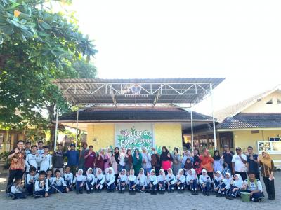 GREEN TEAM SPENFOURKA Beraksi : Sinergi Siswa Dan Orang Tua Dalam Mewujudkan Sekolah Ramah Lingkungan
